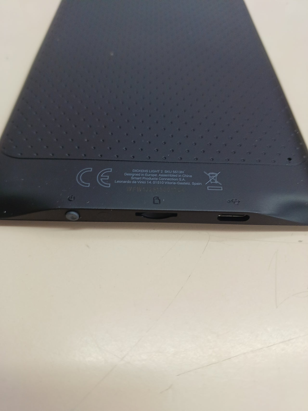 E-reader retroiluminado ligero 1 mes - SPC Dickens Light 2