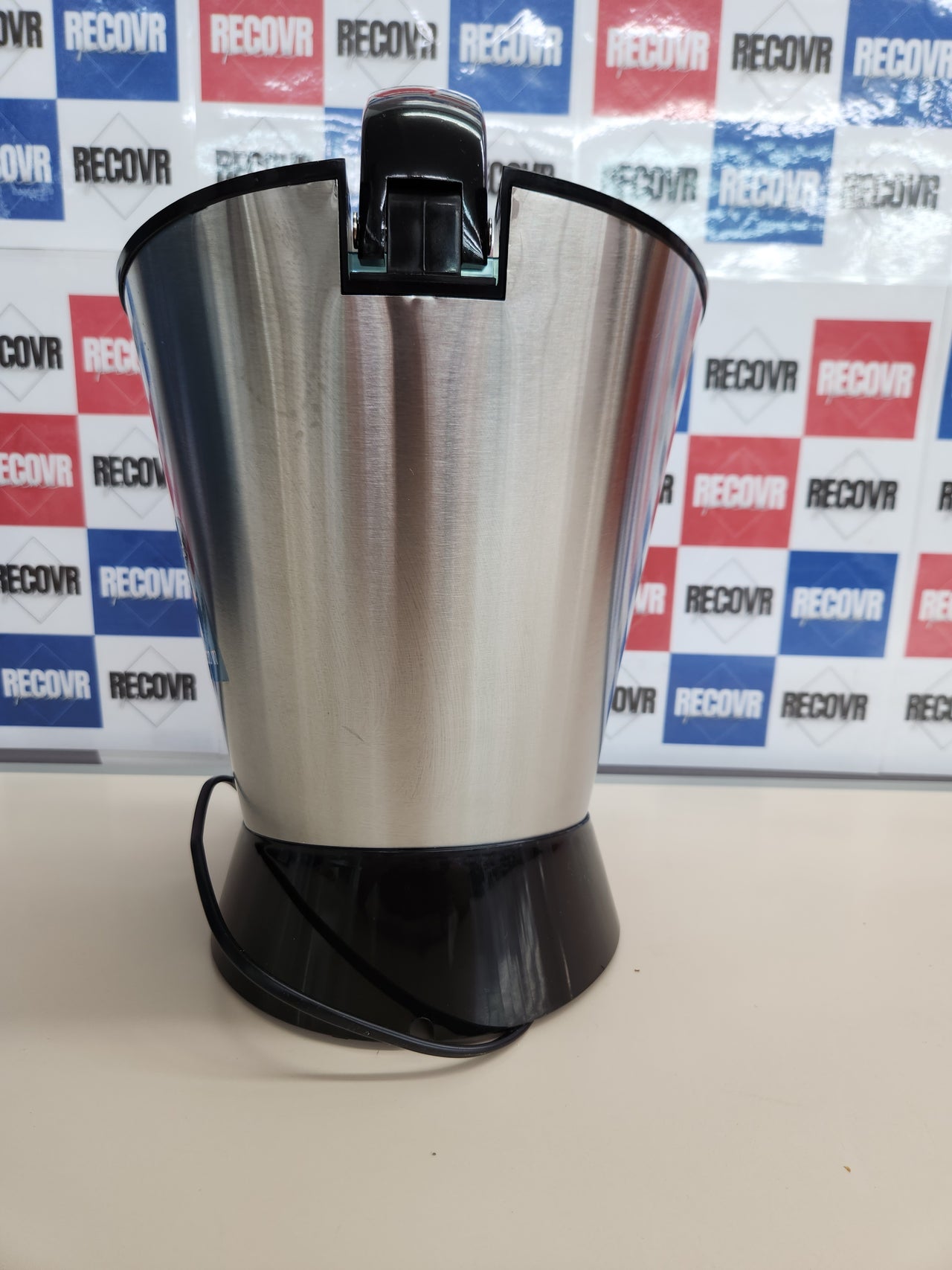 Exprimidor 600W eléctrico de brazo EssentialVita Hyden 600 Steel.Filtro de acero inoxidable, 2 Conos desmontables, Palanca de presión, Sistema antigoteo, Apto lavavajillas Cecotec