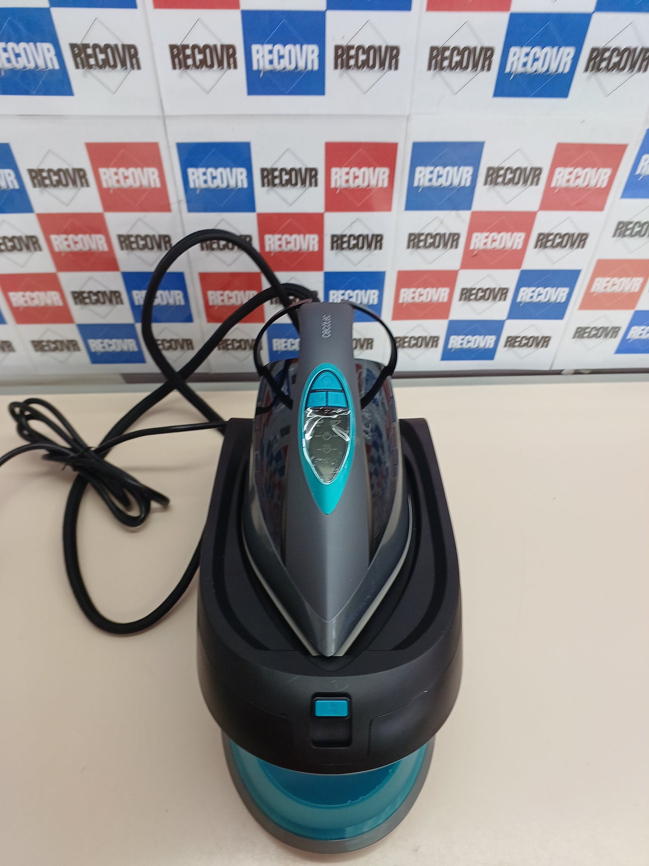 Centro de planchado 3200W 8 bar vapor potente – Cecotec