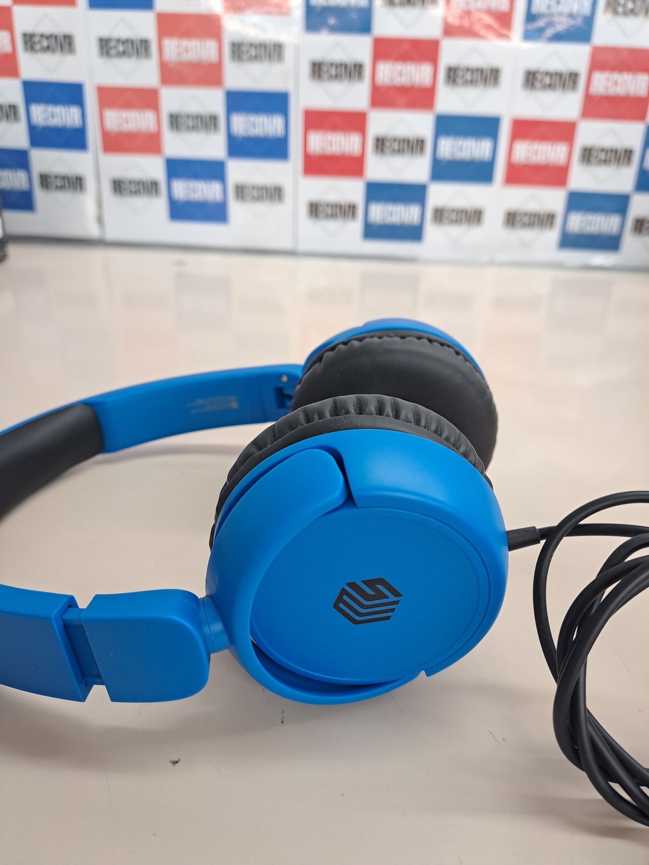 Auriculares estéreo con cable y micrófono plegables