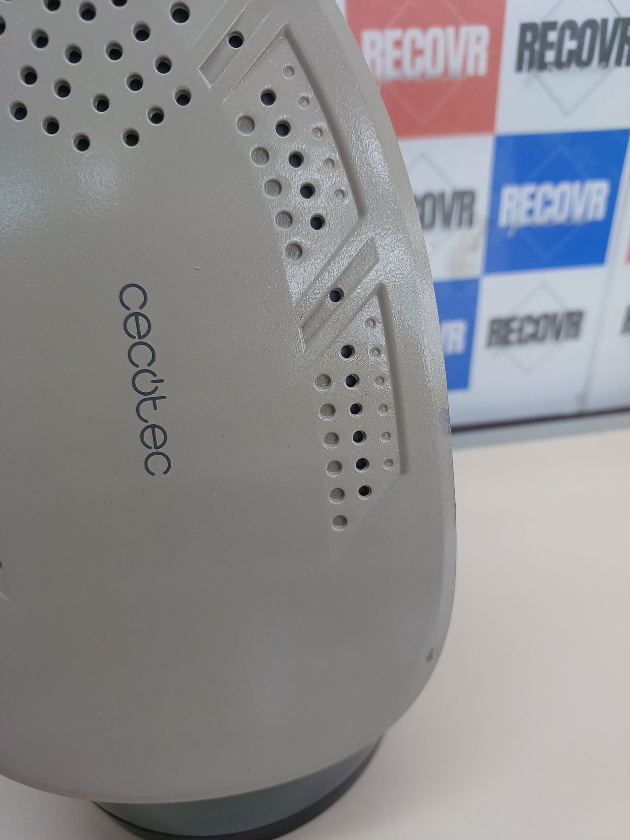 Centro de planchado 3200W 8 bar vapor potente – Cecotec