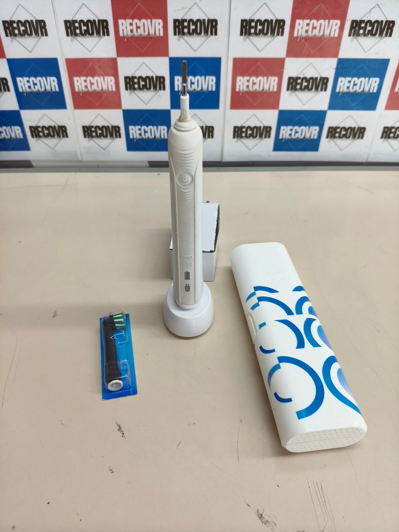 Cepillo de dientes eléctrico Oral-B Pro 1 750.