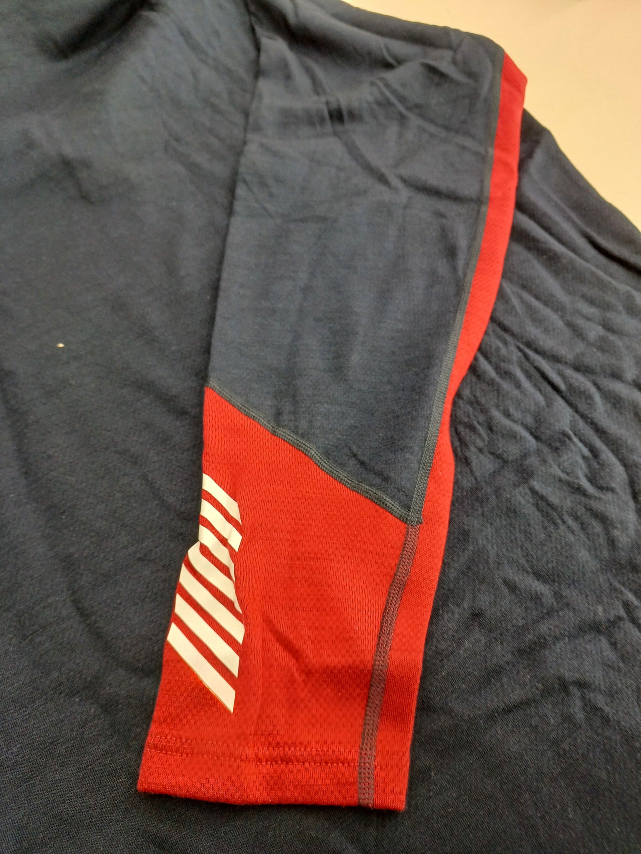 Camiseta térmica hombre LIFA Merino con cremallera.