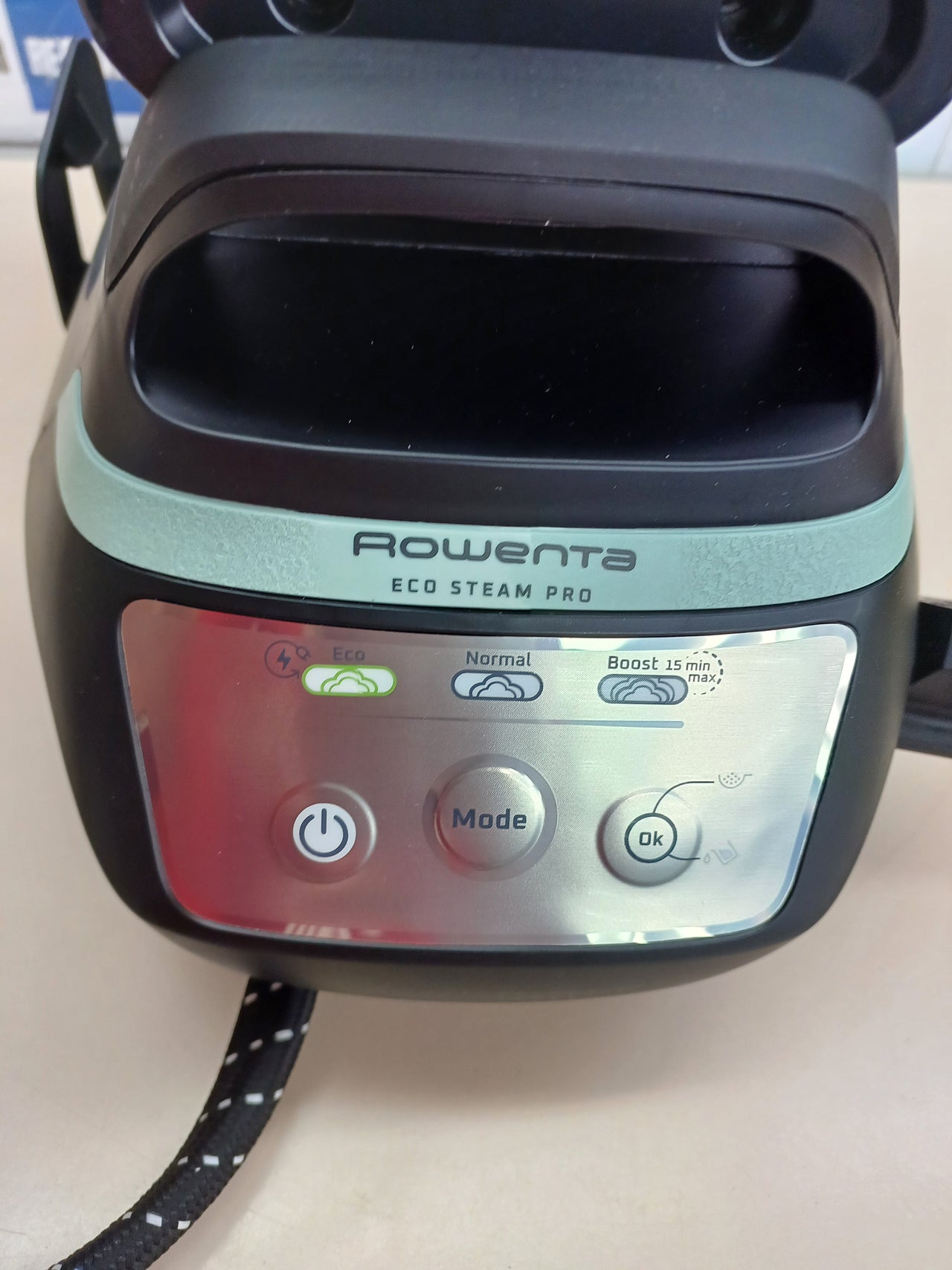 Centro de planchado vapor potente y eco, depósito 1,1 L - Rowenta Eco Steam Pro