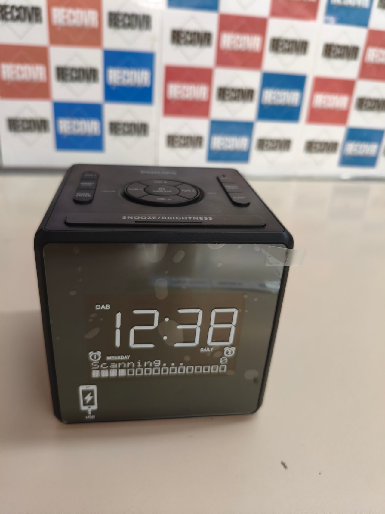 Philips TAR4650, radio despertador DAB+/FM, doble alarma, USB