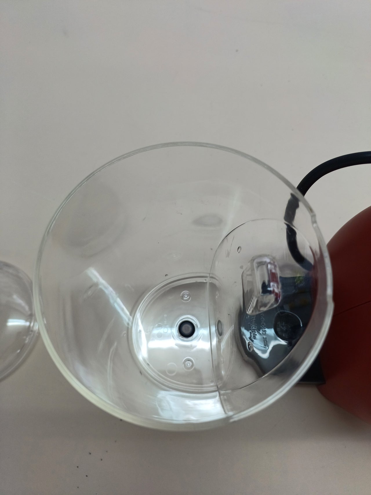 Cafetera cápsulas compacta 1500W Piccolo XS De'Longhi