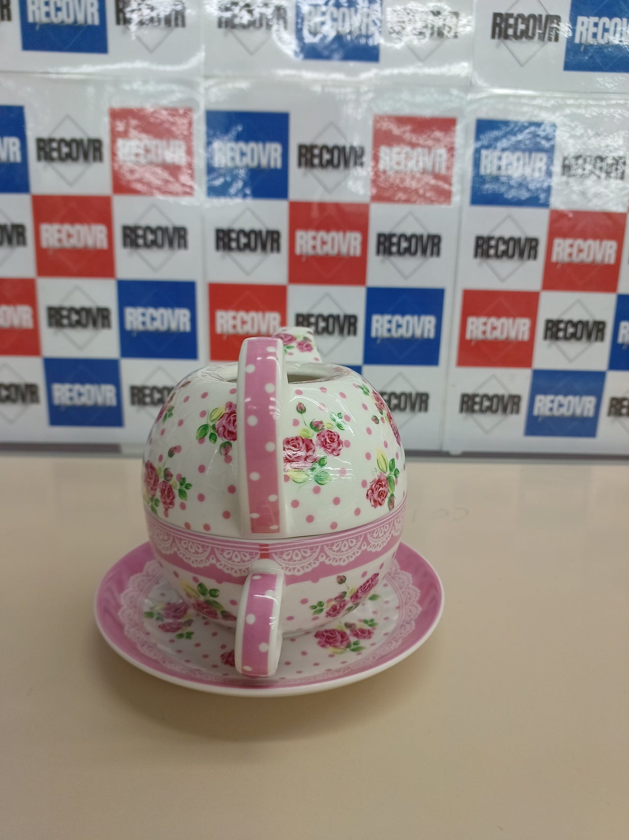 Juego de Té "Tea for One" 3 Piezas – Rosa con Diseño de Rosas y Flores