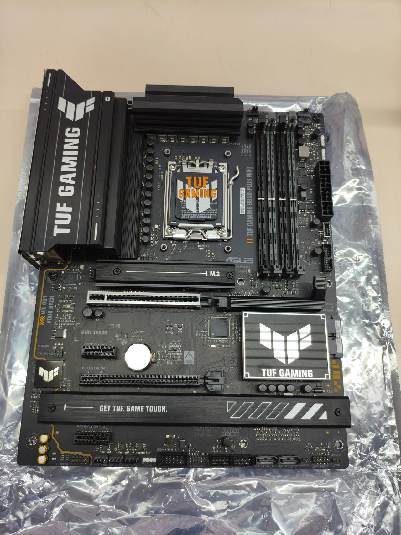 Placa base ASUS TUF GAMING B850-PLUS WIFI ATX para AMD Ryzen DDR5
