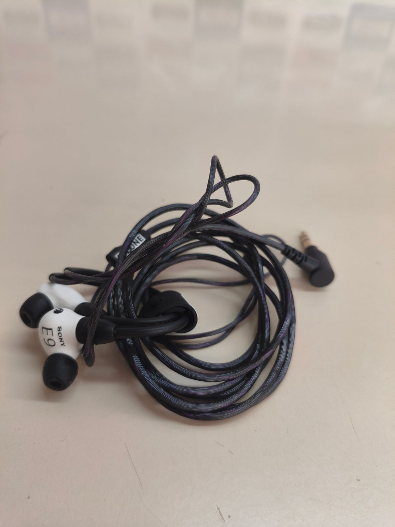 Sony INZONE E9, auriculares gaming in-ear, USB-C, blancos