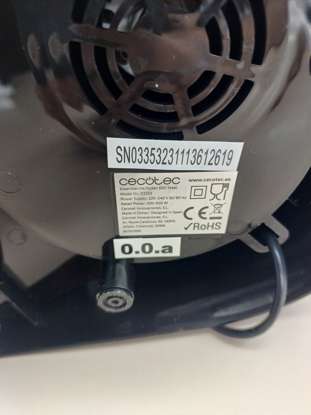 Exprimidor 600W acero inox antigoteo Cecotec