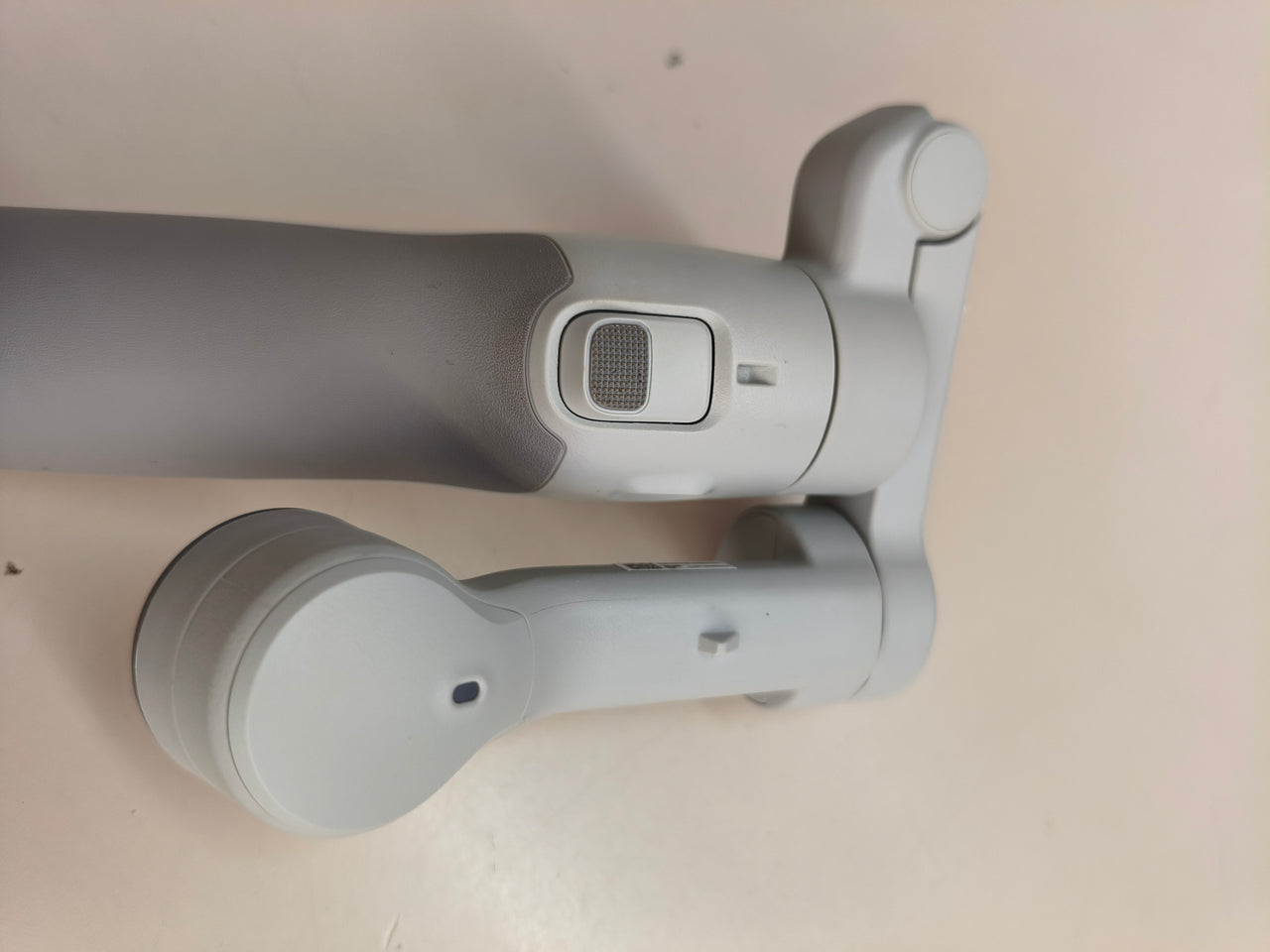 DJI Osmo Mobile 7, gimbal 3 ejes para móvil