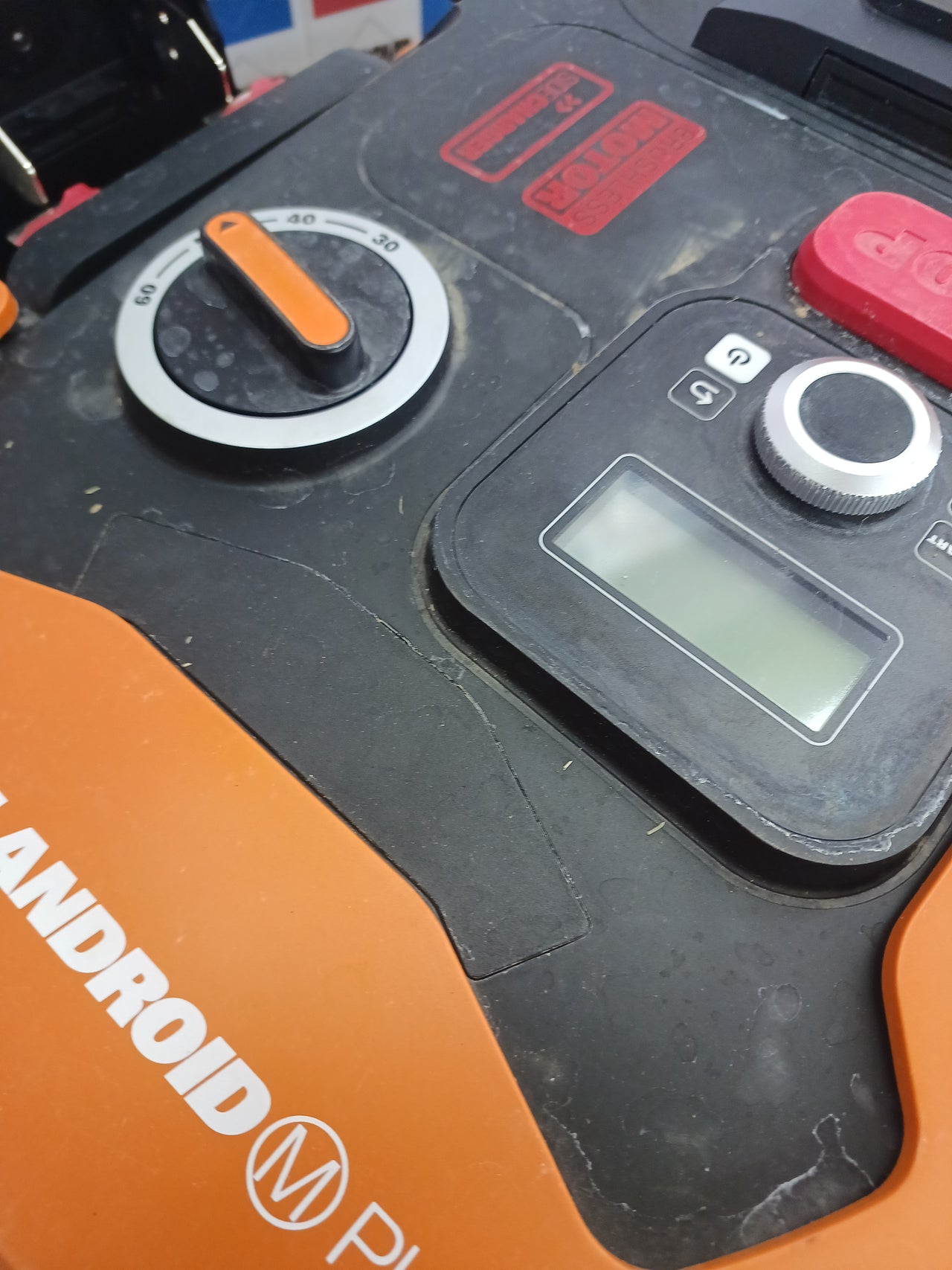 Robot cortacésped 20V hasta 500 m², navegación inteligente - WORX