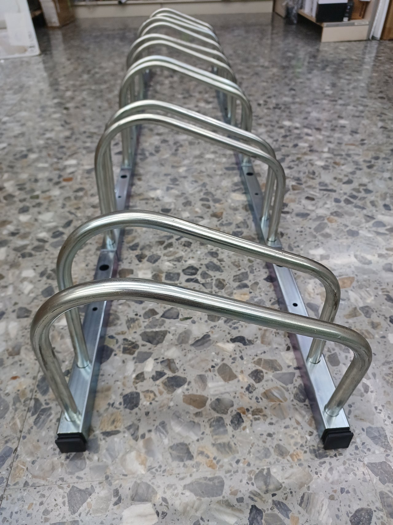 Soporte Bicicletas 6 Bicis, 50mm, Relaxdays