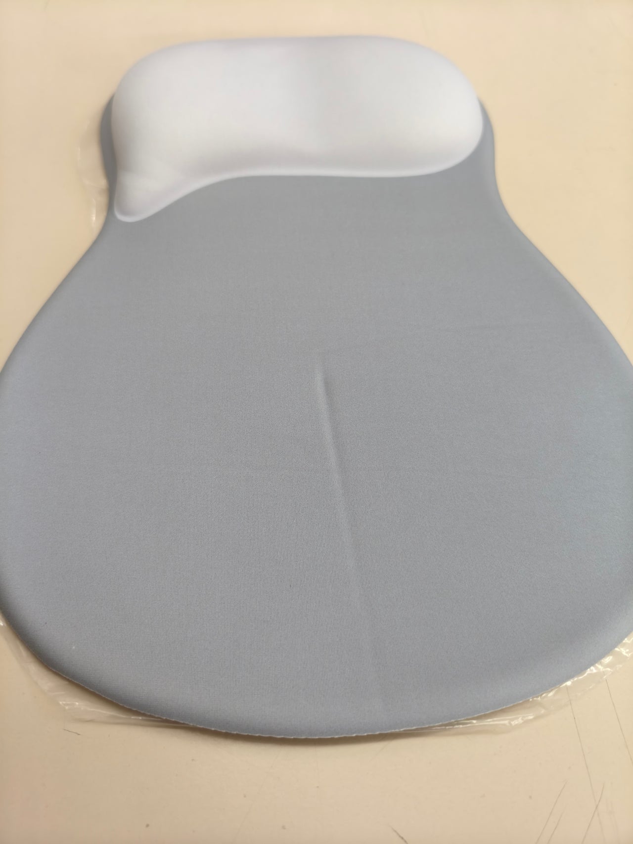 Alfombrilla de ratón ergonómica con reposamuñecas acolchado gris claro