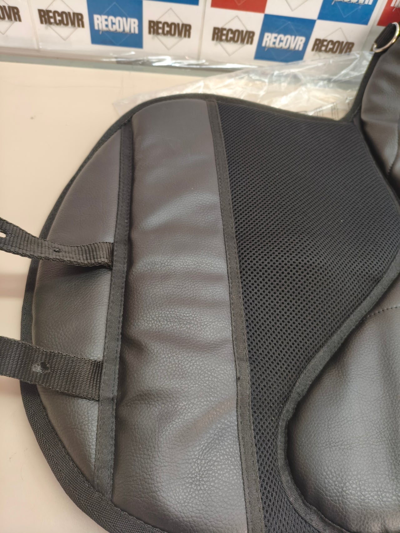 Almohadilla de equitación Covalliero AiRide (50 cm, negra)