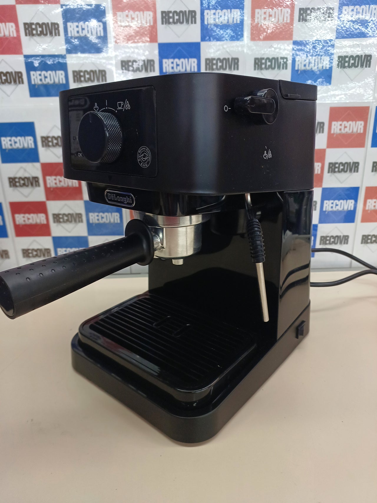 Cafetera espresso bomba 15 bares 1100 W 1 L – De'Longhi