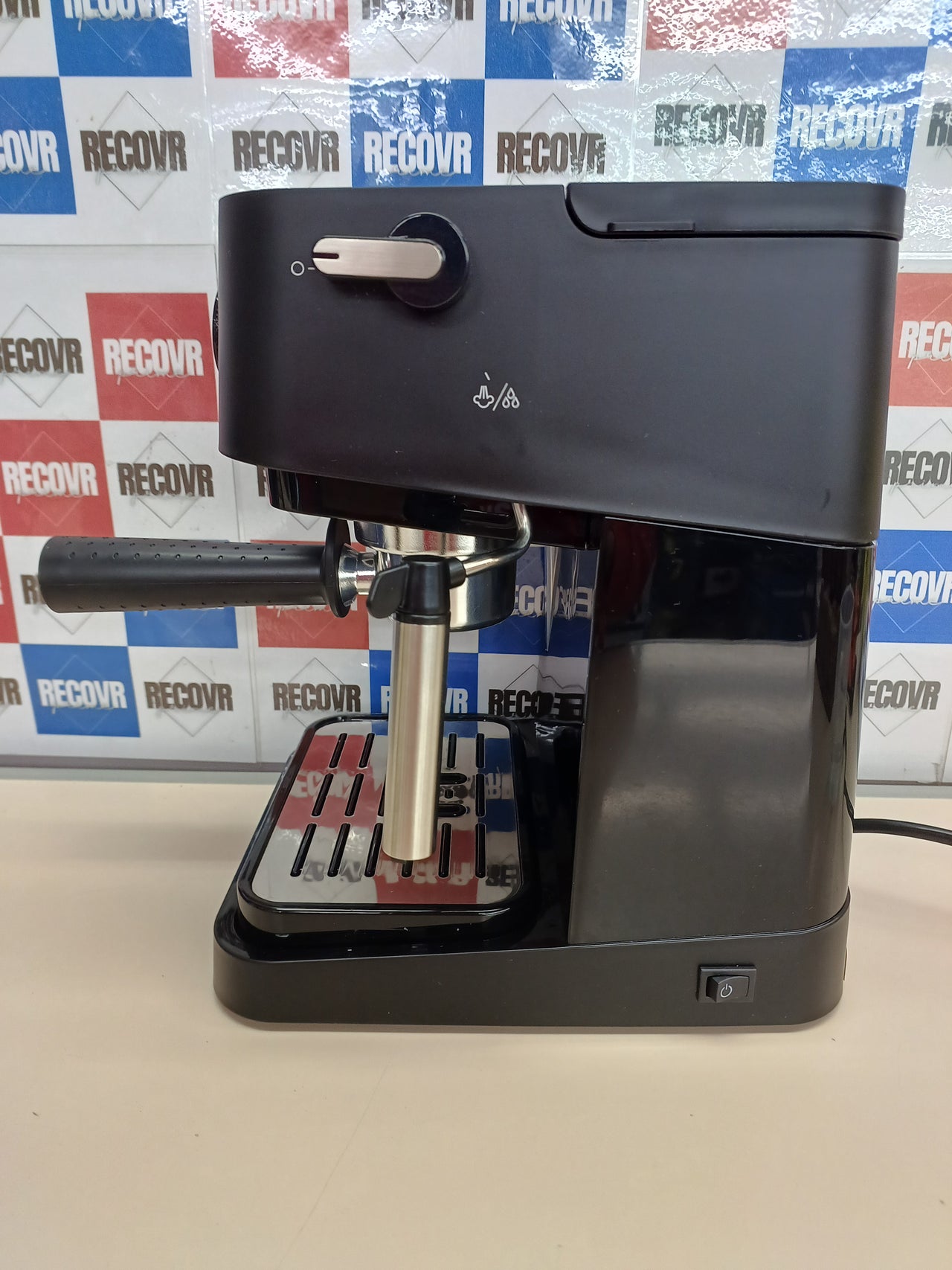 Cafetera espresso bomba 15 bares 1100 W 1 L – De'Longhi