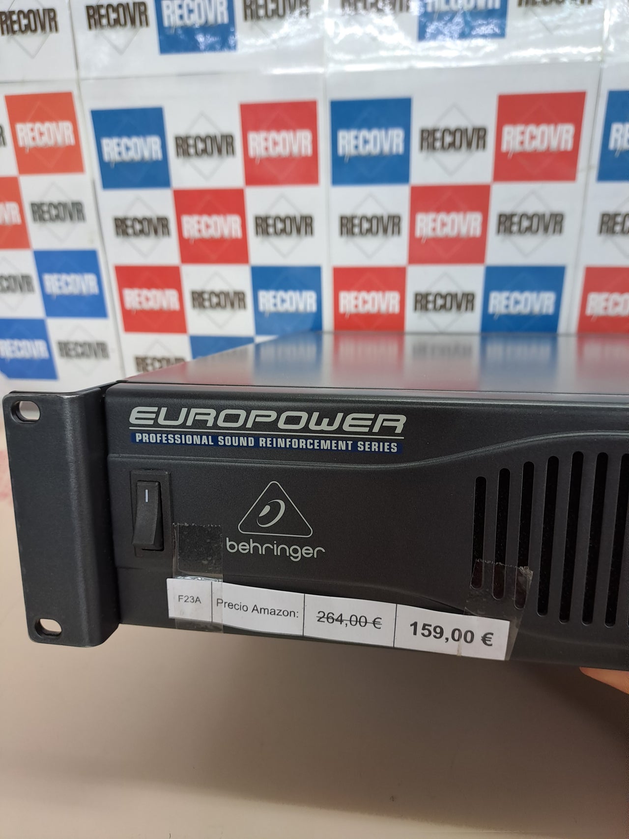 Amplificador estéreo profesional 2000W Behringer EP2000