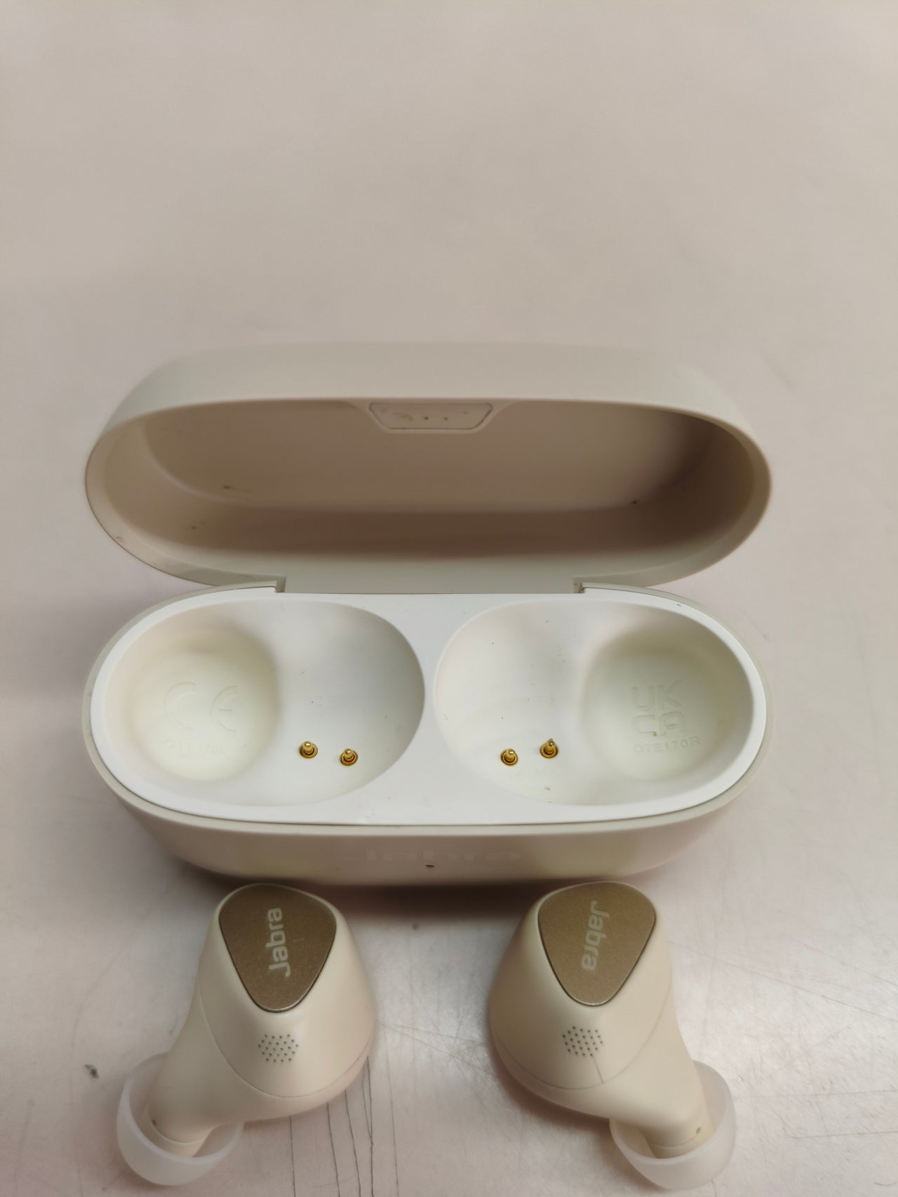 Auriculares inalámbricos Jabra Elite 10 (crema)
