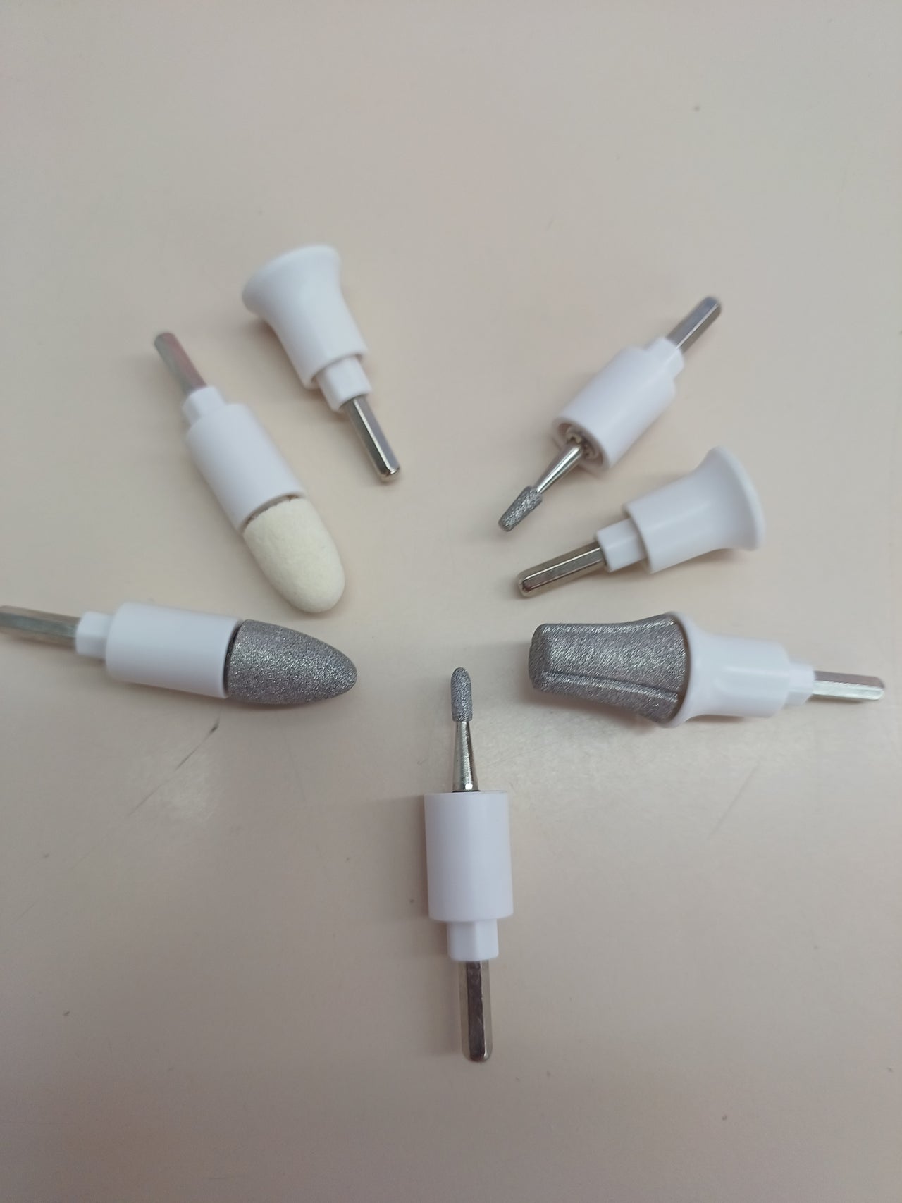 Set de manicura y pedicura con luz LED Beurer
