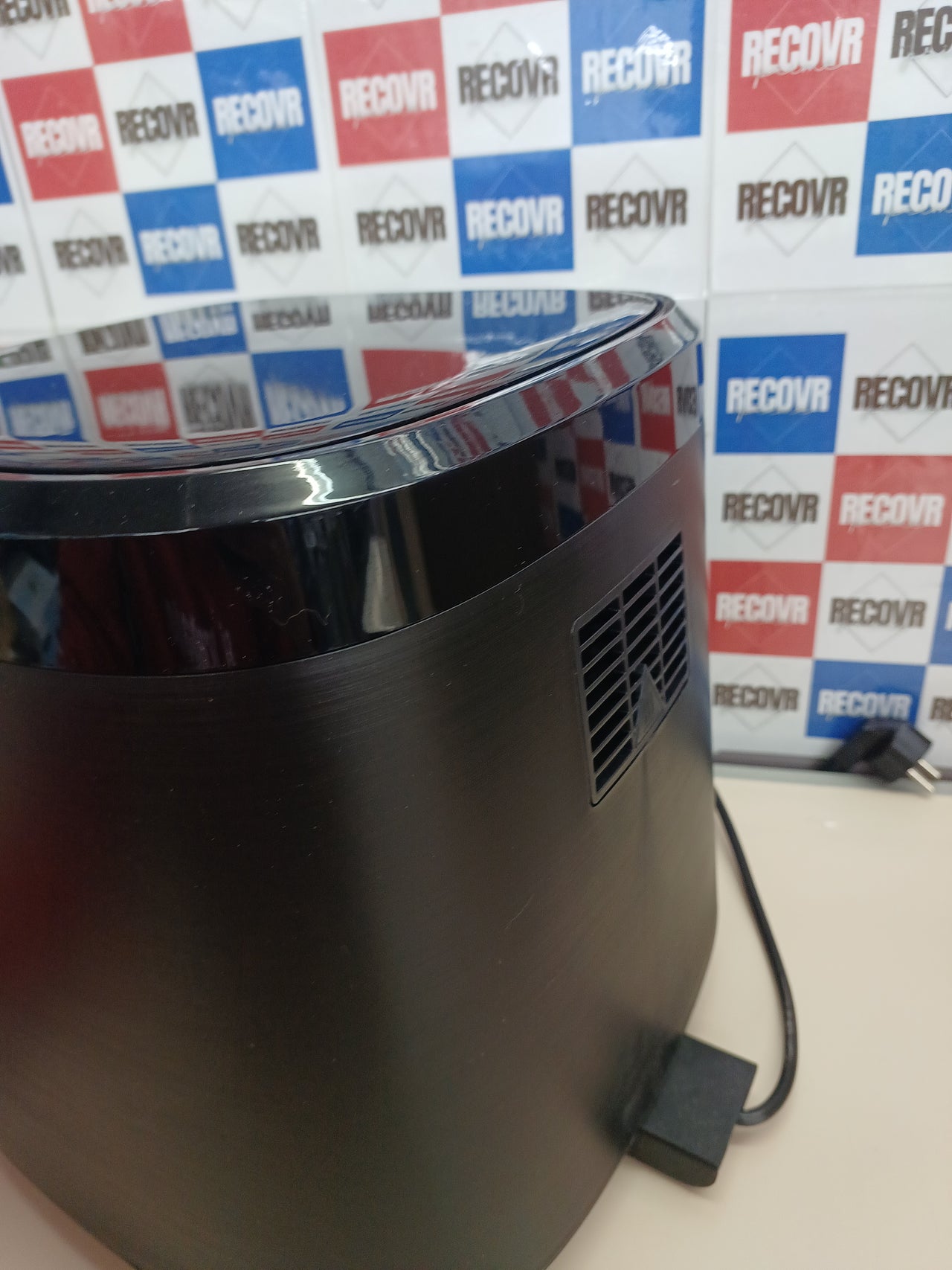 Freidora de aire XXL 8,3L silenciosa con grill - Russell Hobbs