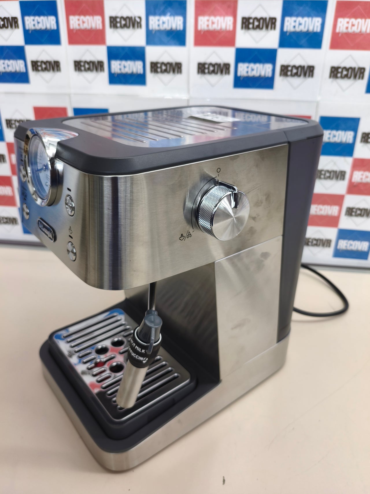 Cafetera espresso manual De’Longhi Classic con vaporizador y 15 bares