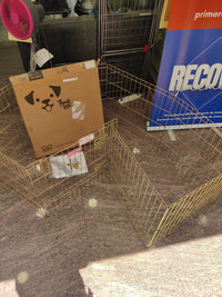Parque metálico plegable para perros con puerta