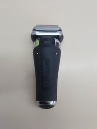 Thumbnail for Afeitadora eléctrica húmedo/seco 60 min base viaje Braun