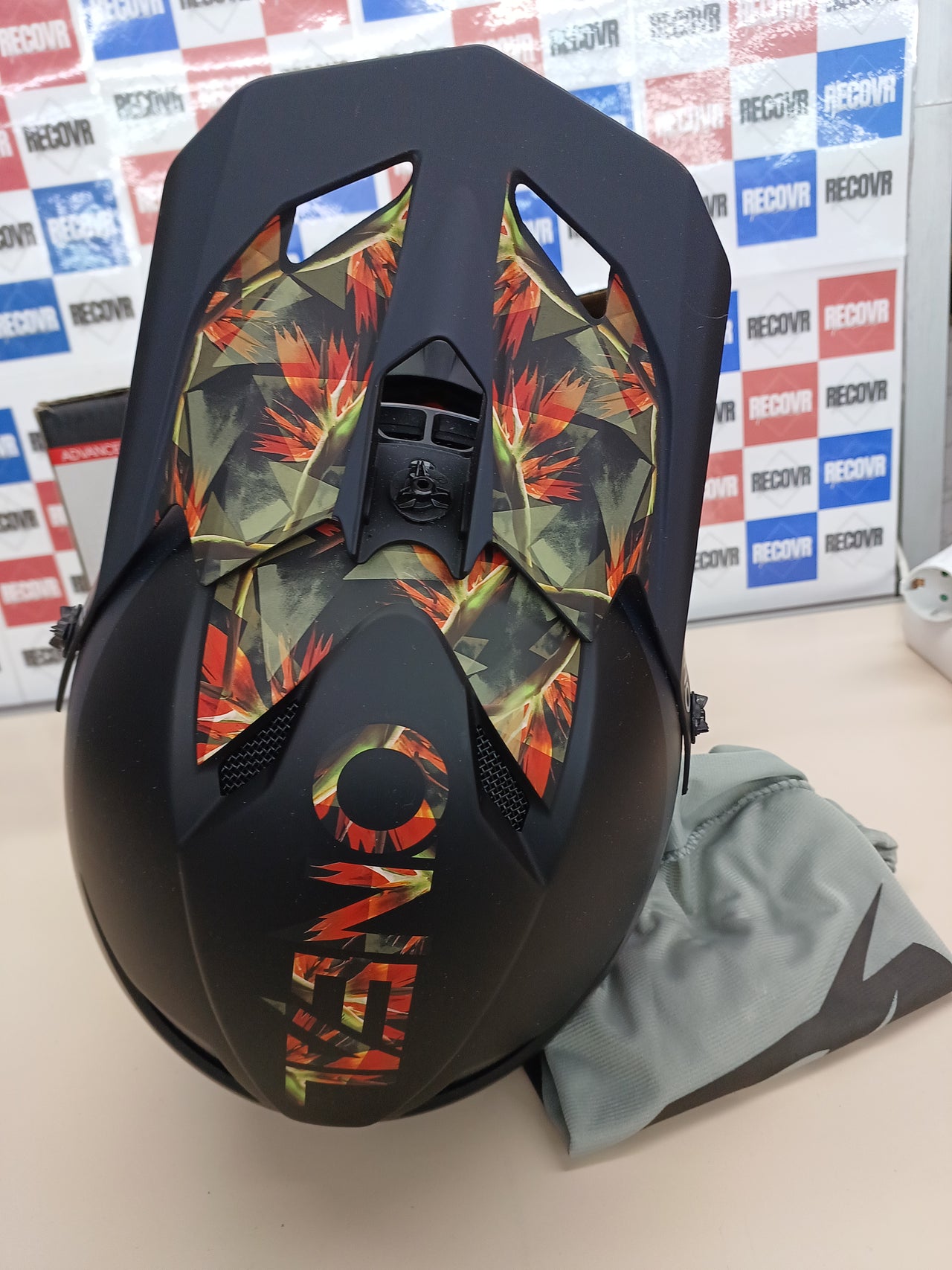Casco Bicicleta montaña Talla S (55 56)| MTB Downhill | Según Norma de Seguridad EN1078, Aberturas de ventilación para Flujo de Aire y refrigeración, Carcasa Exterior de ABS | Casco Fury O'NEAL