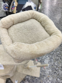 Árbol rascador para gatos VOUNOT 112 cm con plataformas y refugios beige