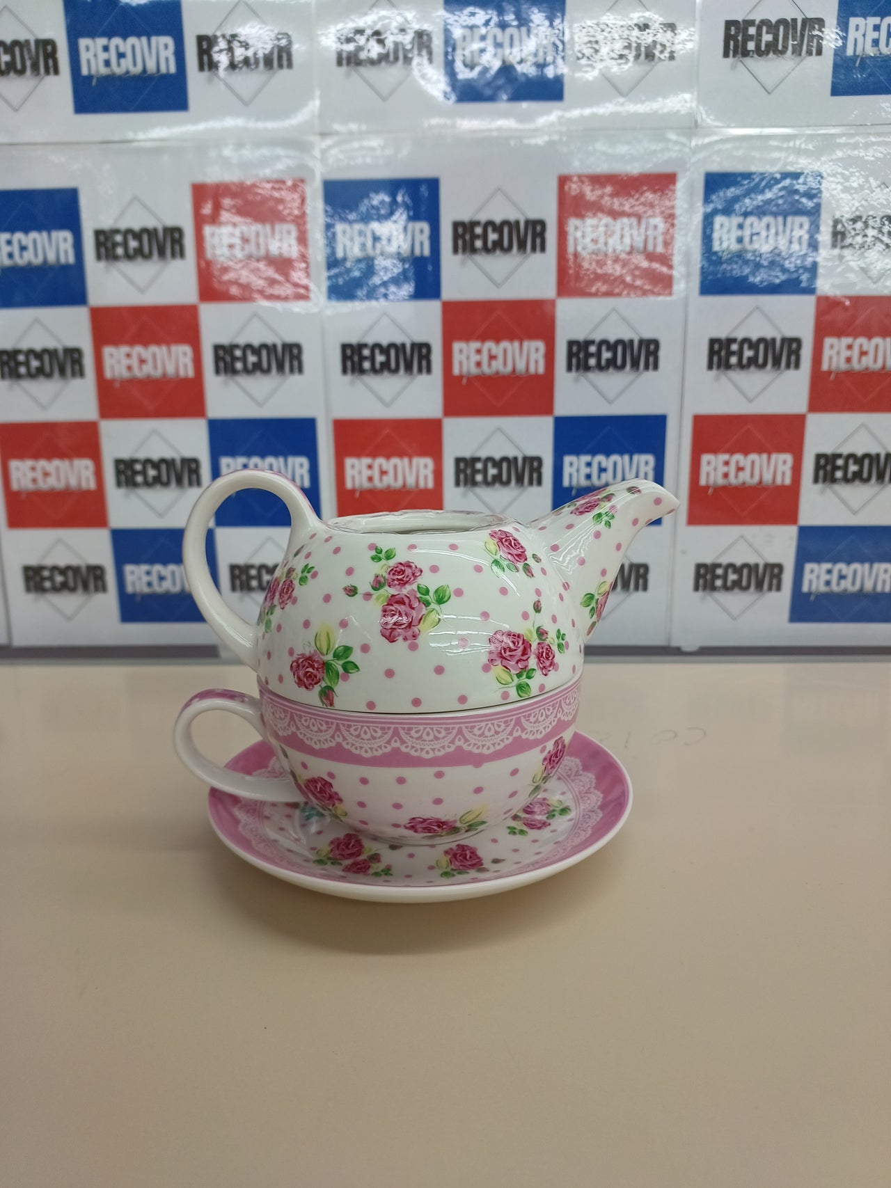 Juego de Té "Tea for One" 3 Piezas – Rosa con Diseño de Rosas y Flores