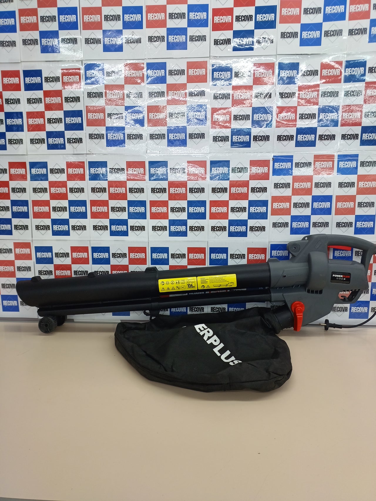 Aspirador 3300W, 2 en 1, 260 dB– Soplador de Jardín  Negro, Potencia Profesional