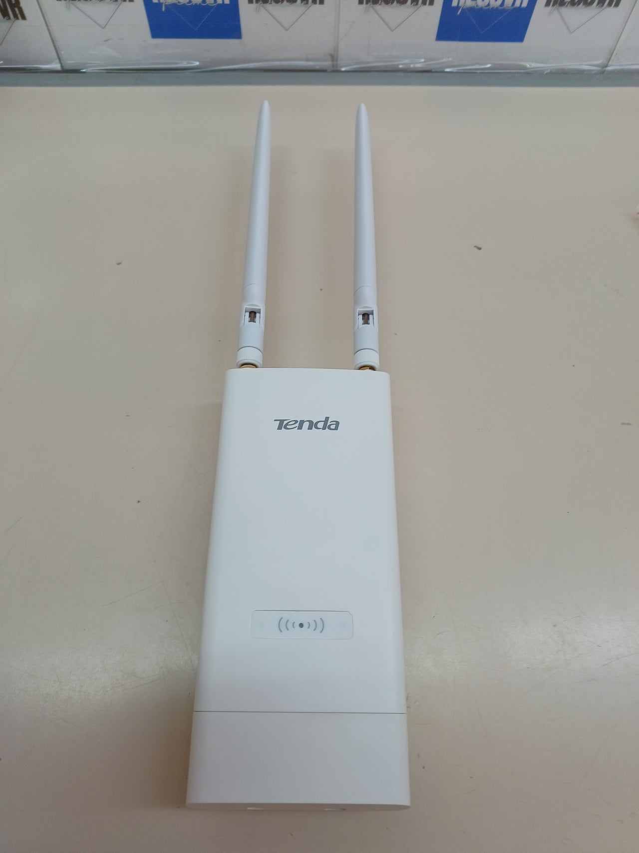 Punto de acceso Wi-Fi exterior Tenda OAP1200 AC1200