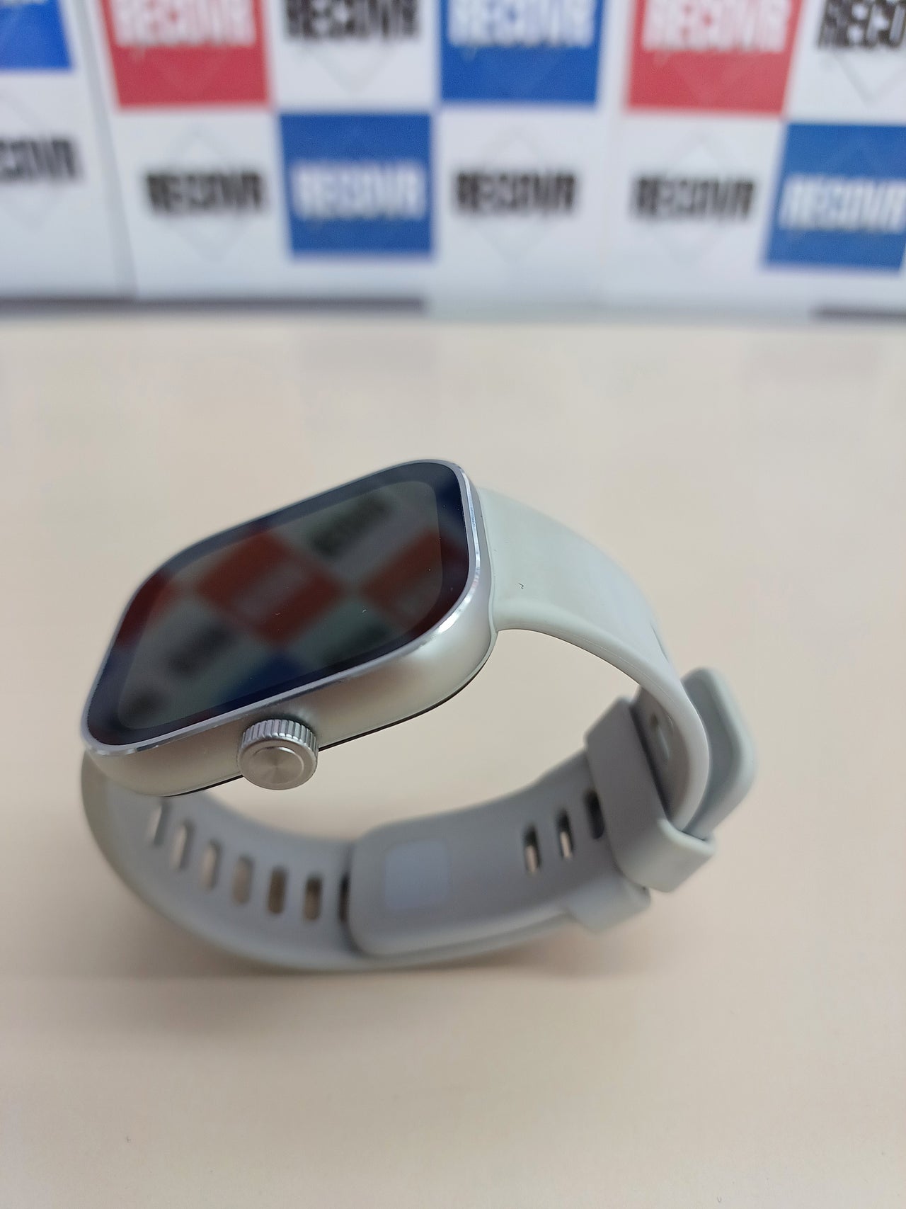 Redmi Watch 4 - Pantalla AMOLED LTPS de 1,97"