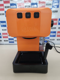 Thumbnail for Cafetera 1900W Espresso Manual para Café Molido o Monodosis, sistema POD para Espressos Cremosos con Monodosis, Preinfusión Automática, Nuevo Modelo 2023, 100% Made in Italy Gaggia EG2109 Orange