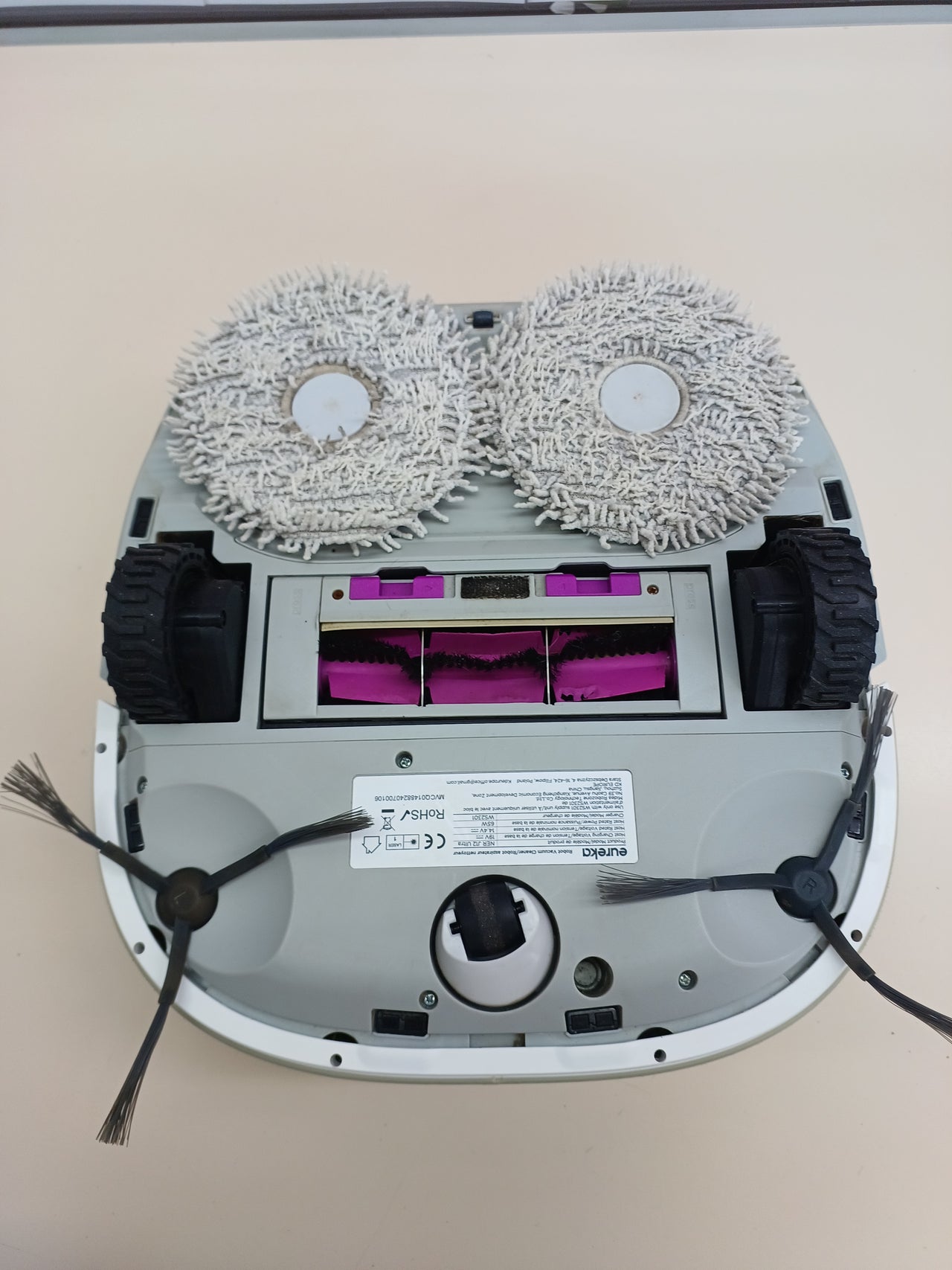 Robot Aspirador Fregasuelos EUREKA J12 Ultra