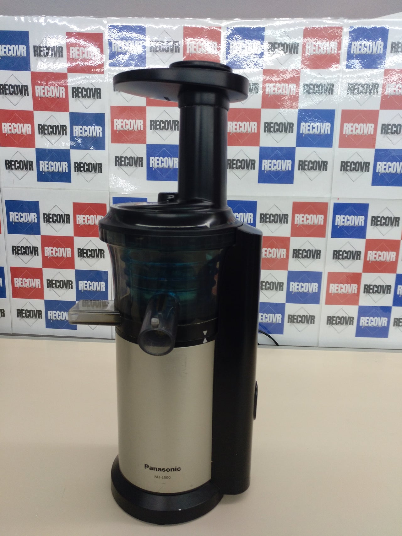 Panasonic MJ-L500 Exprimidor de velocidad lenta, 150 W, 1.3 litros, 2, Gris (Versión Importada)
