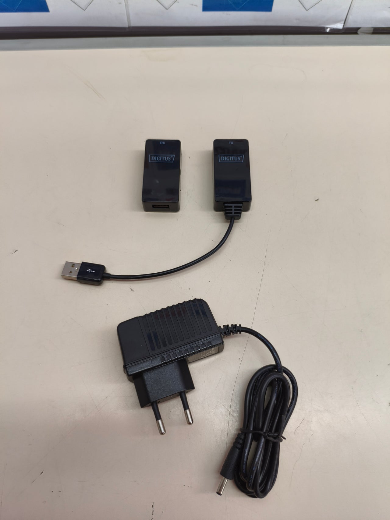 Alargador USB 2.0 de hasta 50 m por cable de red.