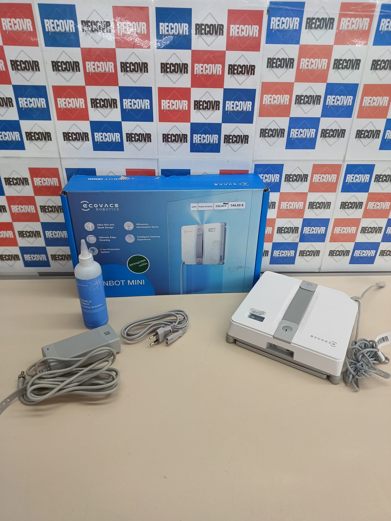 Robot limpiacristales compacto con pulverizador y rutas inteligentes - ECOVACS