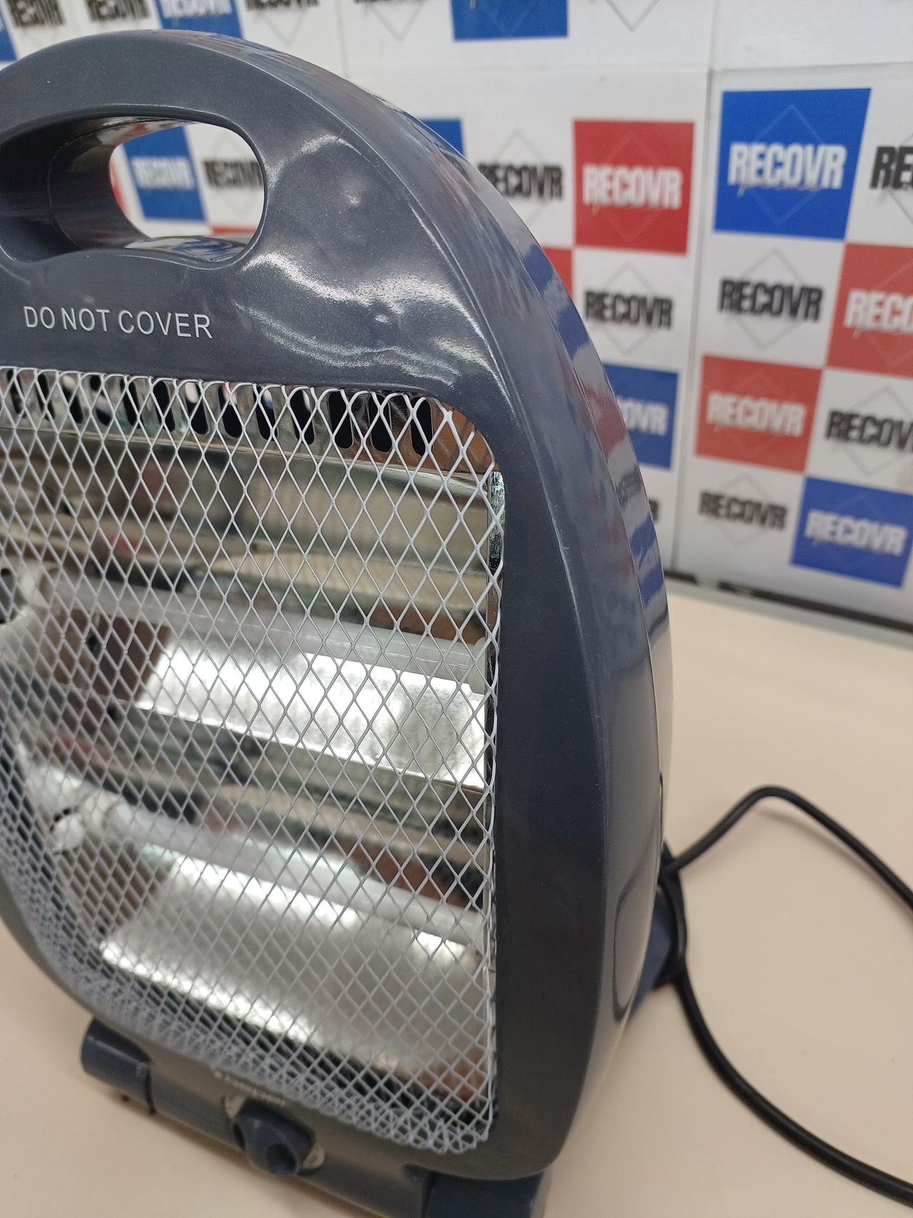 Estufa cuarzo, 400/800W, Calentamiento rápido, 2 niveles de potencia, 2 resistencias, Función ecológica, Apagado automático, BEPER P203PAN004.