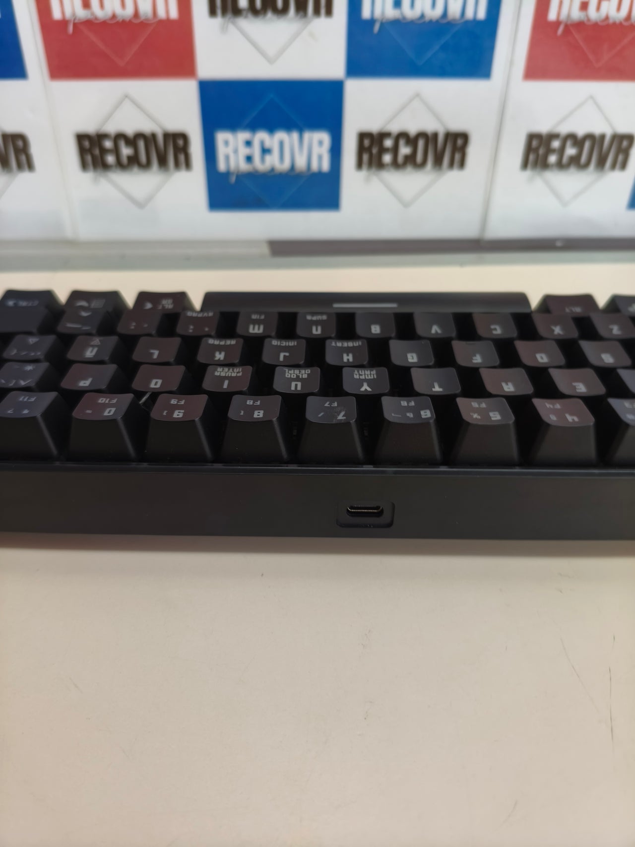 Teclado mecánico gaming KROM KLUSTER 60% RGB, Bluetooth/USB