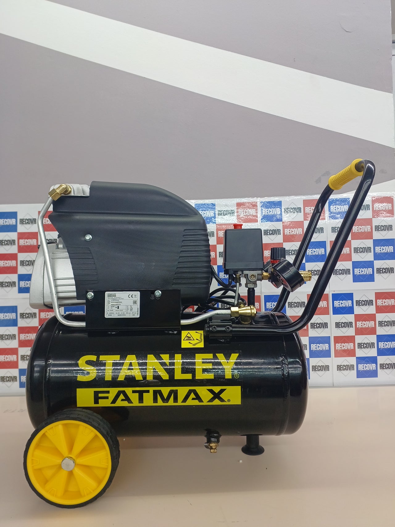 Compresor Stanley Fatmax - D251/10/24 motor 2,5Hp 10bar 230 voltios