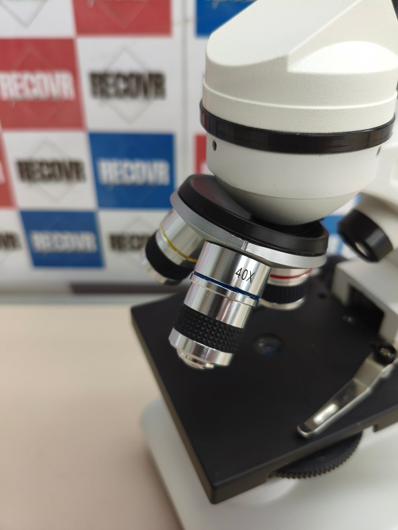 Microscopio profesional con adaptador para móvil y kit de laboratorio escolar