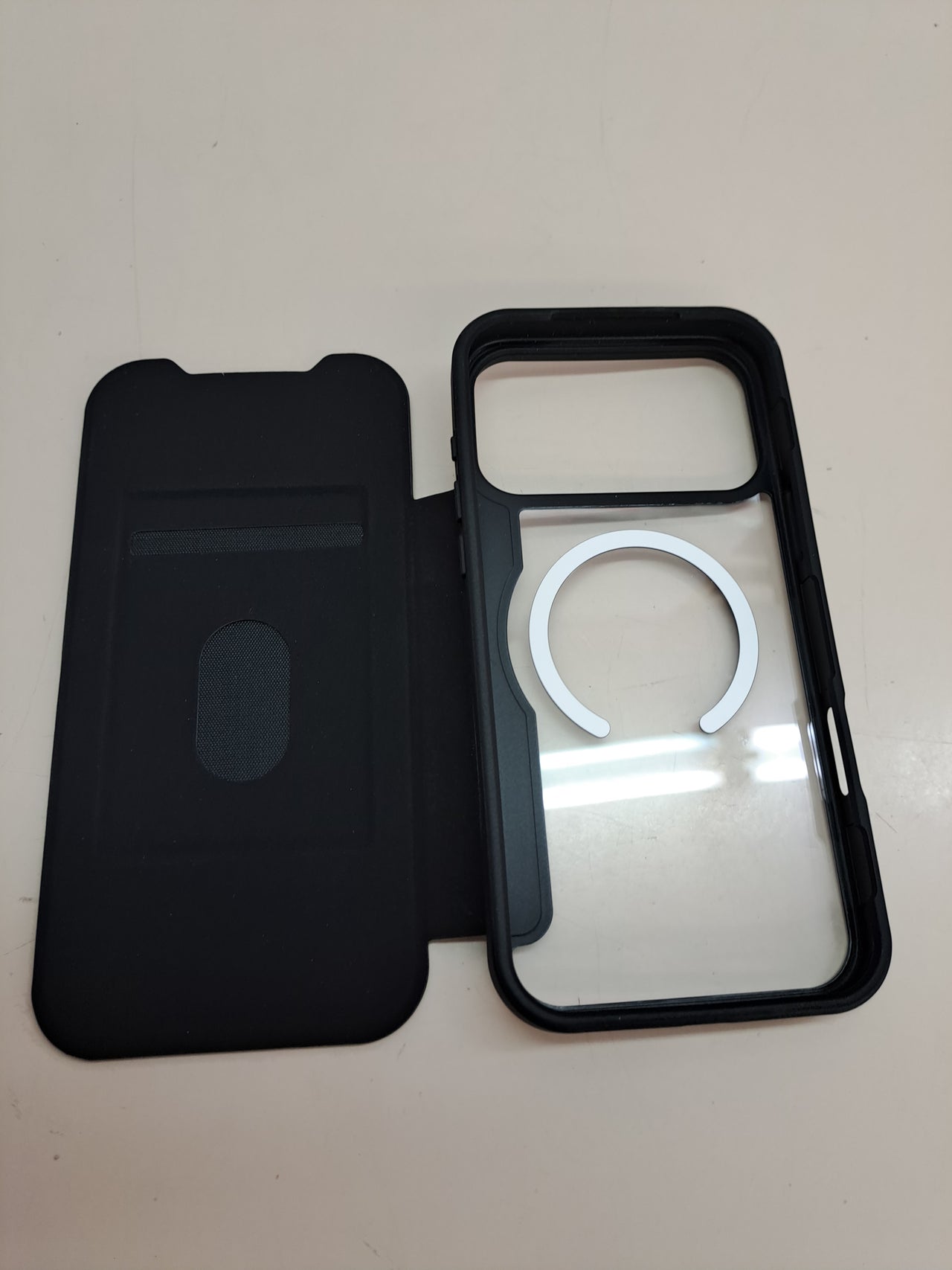 Funda OtterBox React Folio MagSafe para iPhone 17 Pro Max