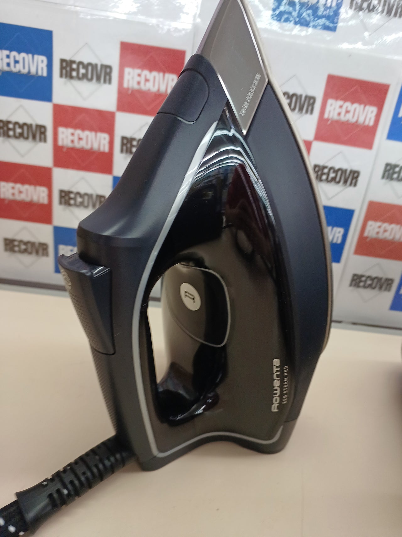 Centro de planchado vapor potente y eco, depósito 1,1 L - Rowenta Eco Steam Pro