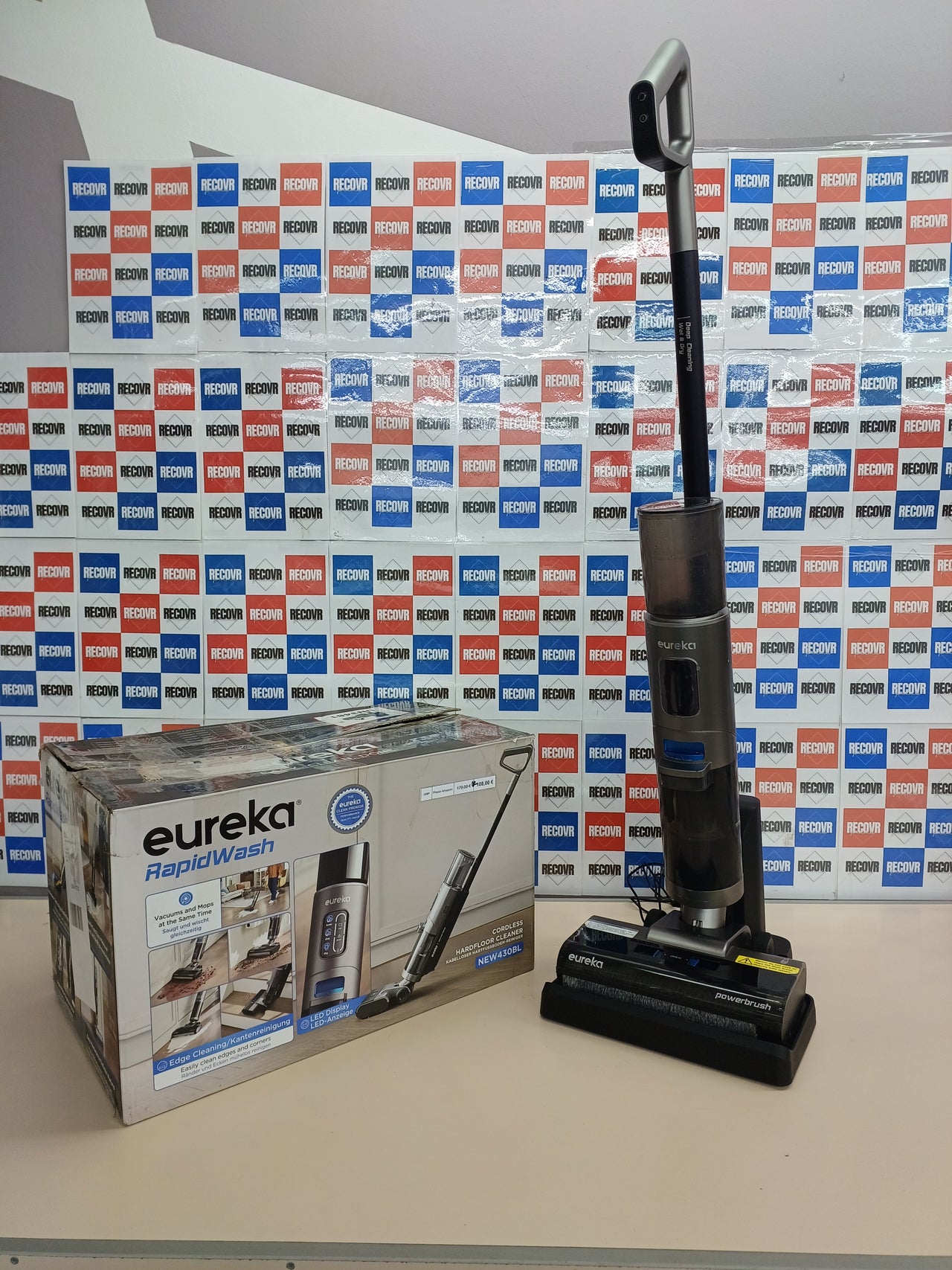 Aspirador en Seco/Húmedo Eureka RapidWash NEW430