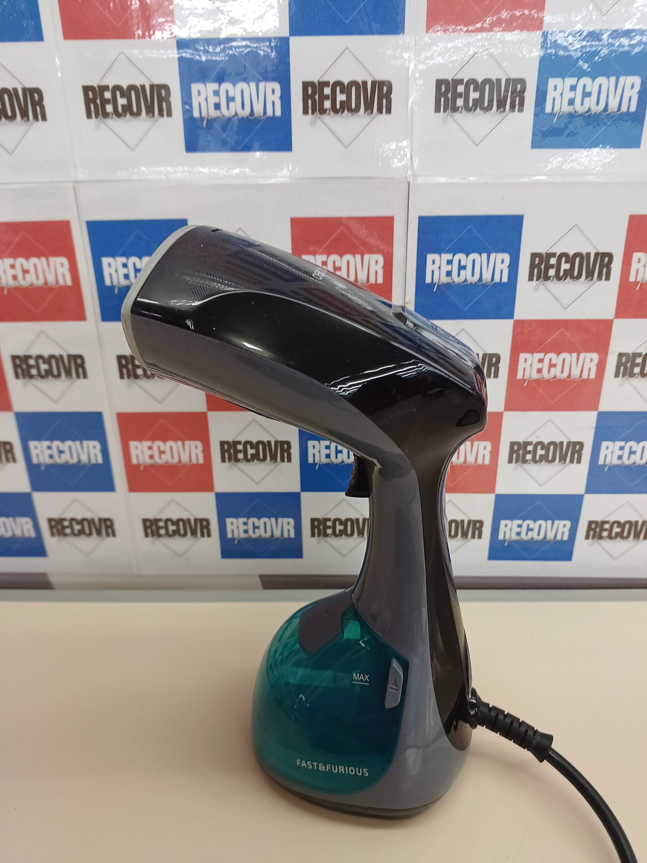 Plancha vertical vapor 1960 W 35 g/min autoapagado – Cecotec