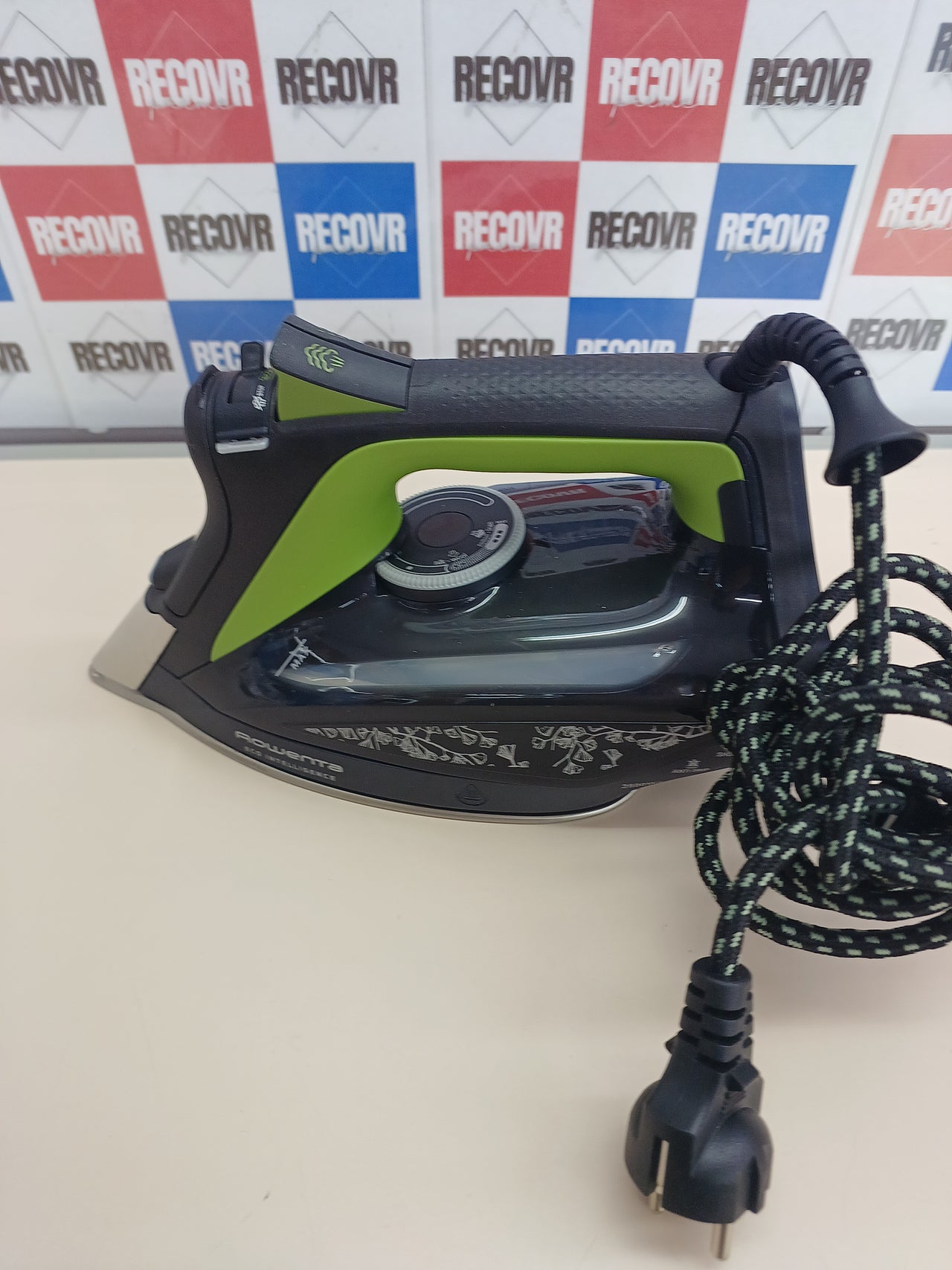 Plancha vapor 2500 W, rápida y eficiente ROWENTA