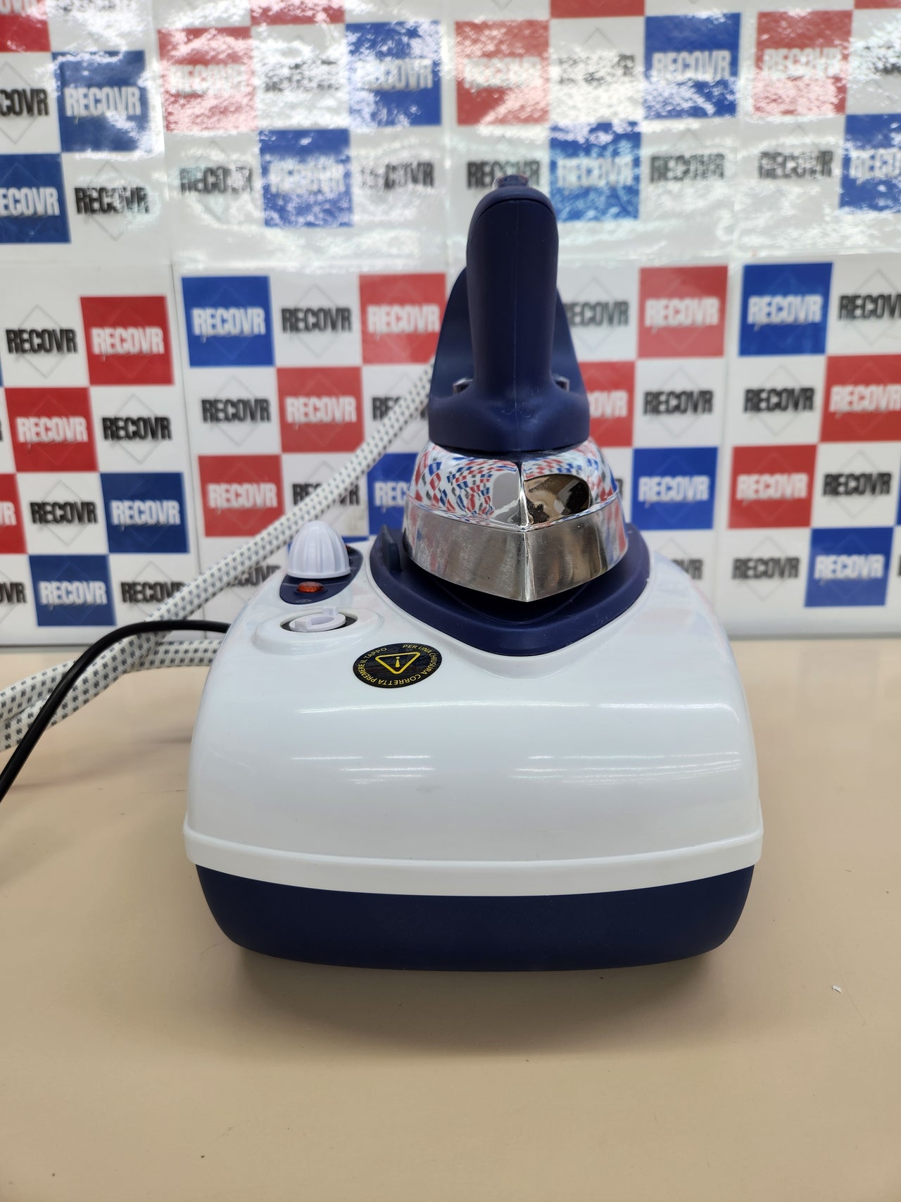 Centro de planchado, 2000 W, Capacidad 700 ml, 2.5-3 Bar, 40-50 g/min vapor regulable, Temperatura regulable, Blanco/Azul G3 Ferrari G40019
