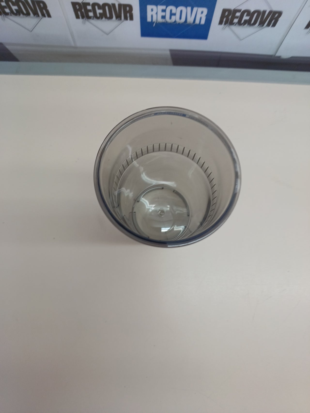 Extractor de jugos lento compacto fácil limpieza Elite Gourmet
